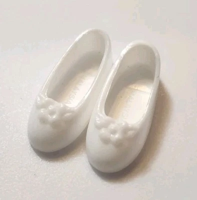 ZAPATOS BARBIE PATRÓN BLANCOS PLANOS ROSA FRENTE DE BODA FIESTA TODD MUÑECA ROPA Foto 1 de 2