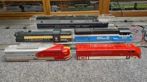 Lionel Lot of 5 Diesel Shells Santa Fe Texas Special Great Northern Seaboard B&O - Picture 1 of 15