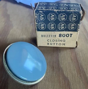 Allen Bradley Closing Button - 800T - Picture 1 of 5