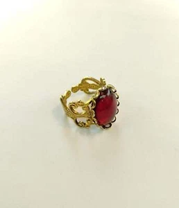 Vintage Gold Tone Filigree Red Glass Cabochon Cocktail Fashion Ring Adjustable - Picture 1 of 3