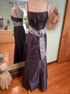 Bella Formals Venus Sapphire Prom Evening Special Bridesmaids Dress size 10 - Picture 1 of 9