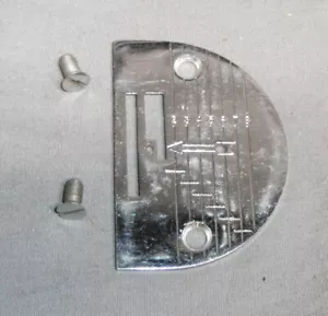 Vintage Singer Sewing Machine Graduated Needle Plate w Arrow 201 15-91 90 89 88 - Picture 1 of 2