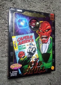 Vintage RED SKULL 8" - FAMOUS COVERS MARVEL avengers - TOY BIZ FIGURE NIB RARE - Picture 1 of 13