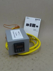 Fuji Electric Temperature Controller PID Controller PXZ-4 Series, 159105 - Picture 1 of 8