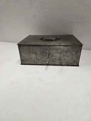 Ancien Coffre fort Portatif Avec Clé , 30×22cms  - Photo 1/4