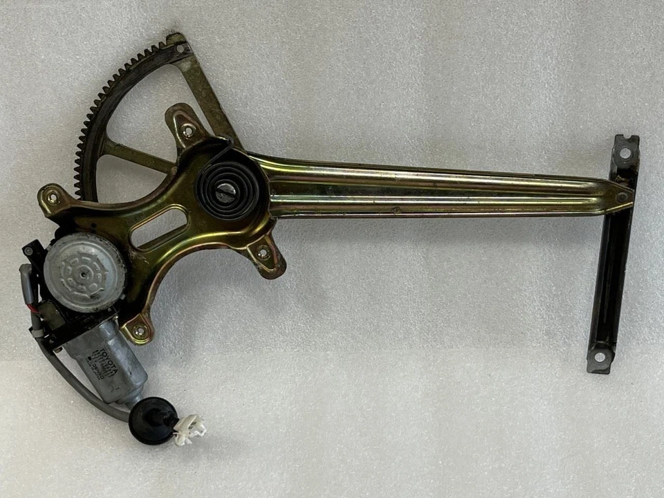 1997 LEXUS LS400 REGULADOR DE JANELA DA PORTA DA FRENTE DO MOTORISTA ESQUERDO COM MOTOR 85720-50040 - Imagem 1 de 3