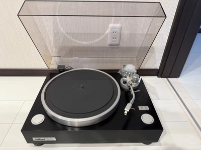 Yamaha GT-750 Record Player Turntable GT750 W/Needle Good Condition Used Working - Image 1 of 4