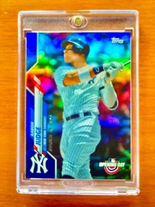 Aaron Judge RARE BLUE FOIL REFRACTOR INVESTMENT CARD SSP TOPPS YANKEES MINT - Picture 1 of 12