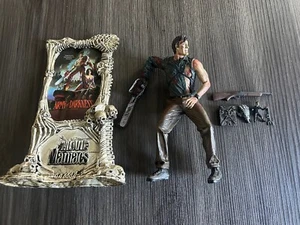 McFarlane Toys Army of Darkness Ash Movie Maniacs Series, Boxed - Picture 1 of 4