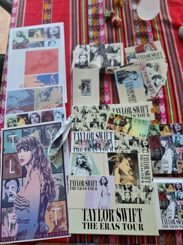 Taylor Swift The Eras Tour VIP Merchandise Box - Bild 1 von 1