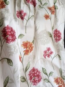 Beautiful floral Curtains drapes perfect condition width 41" each by 54" drop