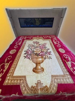 BM108 Solaron Blanket Korean Mink - Flower Bouquet Red King  - Image 1 of 4