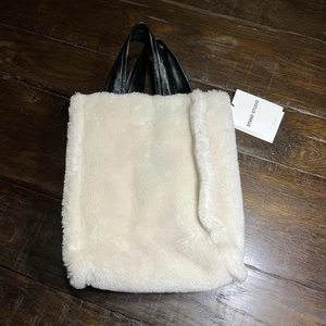 Stand Studio Damen Sherpa Kunstfell Druckknopfverschluss Beuteltasche Tasche cremeweiß Riemen neu mit Etikett - Bild 1 von 16