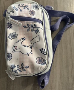 PowerA Umhängetasche Pokemon Pikachu Garten für Nintendo Switch - Bild 1 von 8