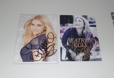 2x BEATRICE HE, original signed autographcard in 10x15 cm (5)