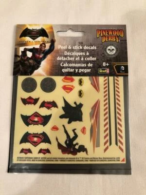 REVELL RMXY9450 BSA PINEWOOD DERBY PEEL & STICK DECALQUE BATMAN DAWN JUSTICE - Imagem 1 de 4