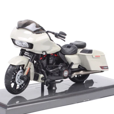 Maisto 1:18 Scale Harley CVO Road Glide Motorcycle Diecast Bike Models Toy 2018 - Image 1 of 4