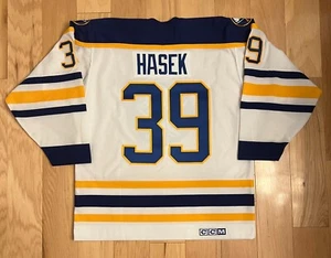 Dominik Hasek Vintage Buffalo Sabres CCM Jersey - Picture 1 of 7