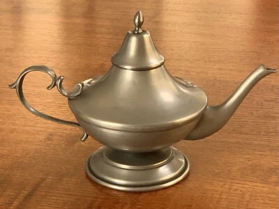 Lámpara de aceite Aladdin vintage italiana 95 % peltre tetera cafetera, hecha en Italia Foto 1 de 4