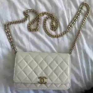Chanel White Caviar Leather Wallet on Chain in Excellent Condition. - Picture 1 of 8