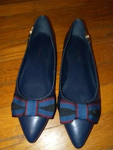 TOMMY HILFIGER Women's Dress Shoes 6 Medium Leather Navy with Bow Accent - Picture 1 of 10