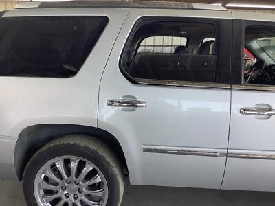 Used Rear Right Door Assembly Rear Side fits: 2011 Cadillac Escalade Rear Right - Изображение 1 из 4