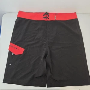 Maui & Sons 4-Wege Stretch Radness schwarz und rot Schwimm Pool Boardshorts Herren 36 - Bild 1 von 6