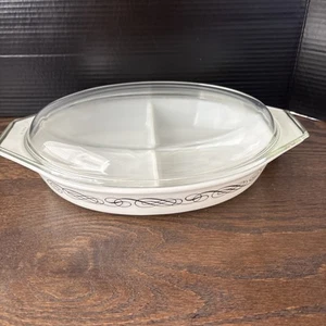 Cazuela dividida vintage Pyrex • Black Scroll 1-1/2 cuartos con tapa promoción - Imagen 1 de 5