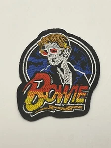 David Bowie Fumar con Gafas Logotipo COSER EN PARCHE BORDADO Música - Imagen 1 de 1