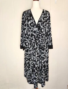 Vestido Lane Bryant Cuello en V Mangas 3/4 Talla 26/28 Negro Gris Elástico Espalda Elastizado - Imagen 1 de 16