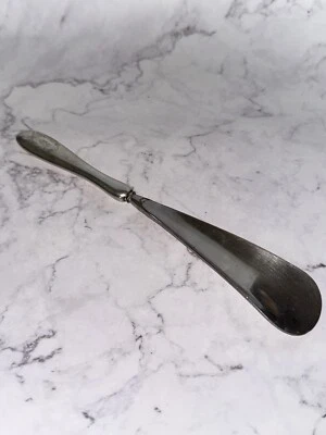 Antiguo cuerno de zapato de ley con monograma "E" con sello Foto 1 de 4