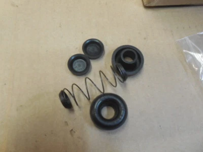 Kit de reparación de cilindro de freno de tambor AutoSpecialty #KW-81008, se adapta a Ford Mercury, H279 Foto 1 de 3