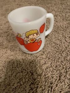 Vintage Apple Dumplin Strawberry Shortcake Mug Milk Glass Coffee Cup Beauty