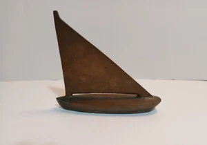 Velero de latón decoración náutica vintage moderno de mediados de siglo MCM - Imagen 1 de 7