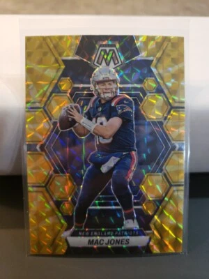 2023 Panini Mosaic Mac Jones Reactive Yellow Prizm #160 New England Patriots - Image 1 of 4