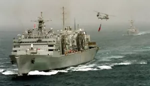 USS RAINIER (AOE 7) CH-46 Sea Knight helicopter Iraqi Freedom I 8x12 Photograph - Picture 1 of 1
