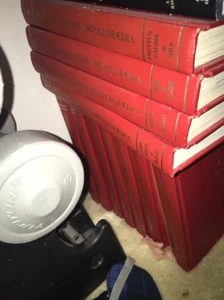 Britannica Junior Encyclopedia Complete 30 Volume Set 1976 Gold Edge Vintage - Picture 1 of 5