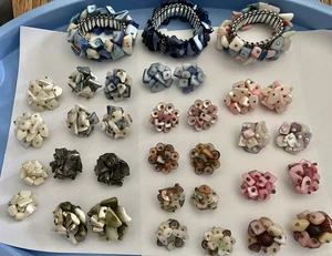 Vintage Lot of 18 SIGNED Japan SHELL Bead 15 Clip Earrings 3 Cha Cha Bracelets - Imagen 1 de 10