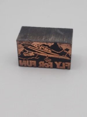 Bloque de impresión tipográfica avión vintage cobre "FLY FOR FUN" Foto 1 de 4