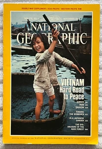NATIONAL GEOGRAPHIC November 1989 VIETNAM The Efe People of Zaire THE 'BISMARCK' - Foto 1 di 5