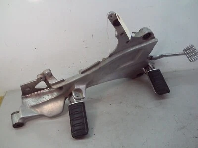 Правый кронштейн для крепления подножки для Honda ST1100 1996–2002 H182 - Изображение 1 из 4