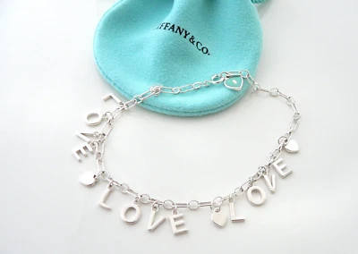 Tiffany & Co LOVE Charm Pulsera Eslabón Cadena Brazalete Azul Esmalte Corazones 7.5 Pulgadas Foto 1 de 4
