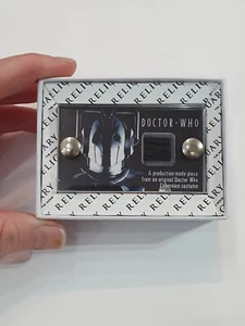 TV Prop Production made costume display Doctor Who Cyberman display with COA - Bild 1 von 4