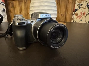 Sony Cyber-shot DSC-H1 Digital Camera  12x Optical Zoom with case - Picture 1 of 10