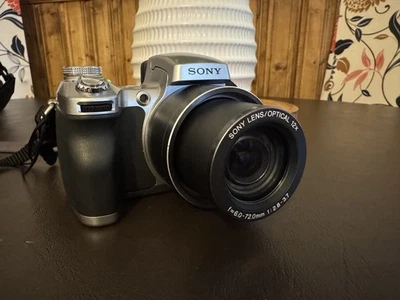 Sony Cyber-shot DSC-H1 Digital Camera  12x Optical Zoom with case - Image 1 of 4