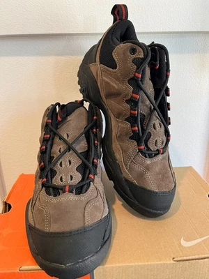 NIKE Brush Kicker Mid Botas de Senderismo Zapatos Talla US 7.5 Marrón Foto 1 de 4