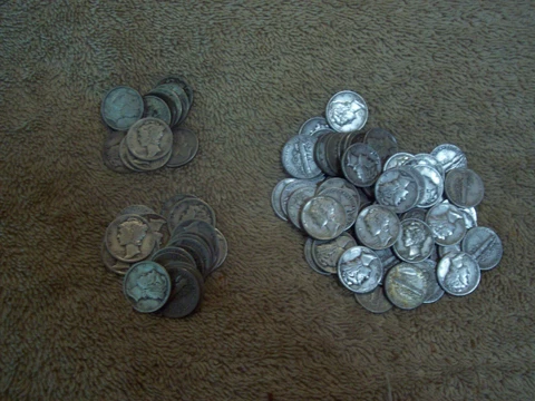 5 MERCURY DIMES 90% SILVER VARIOUS DATES AND MINT MARKS 1920's,30's, 40's JUNK Cover