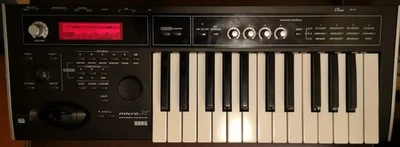 Synthesizer KORG MICRO X mit Netzteil im Transportkoffer - Bild 1 von 4