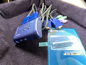 TrendNet TK205 Console switch KVM con cavi IN6012 - Foto 1 di 5