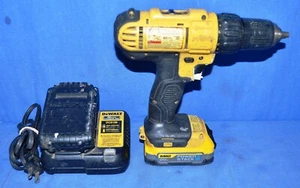 Dewalt Dcd771 20v Max Cordless Driver Kit 2 Battery 1.7 & Charger - Picture 1 of 3